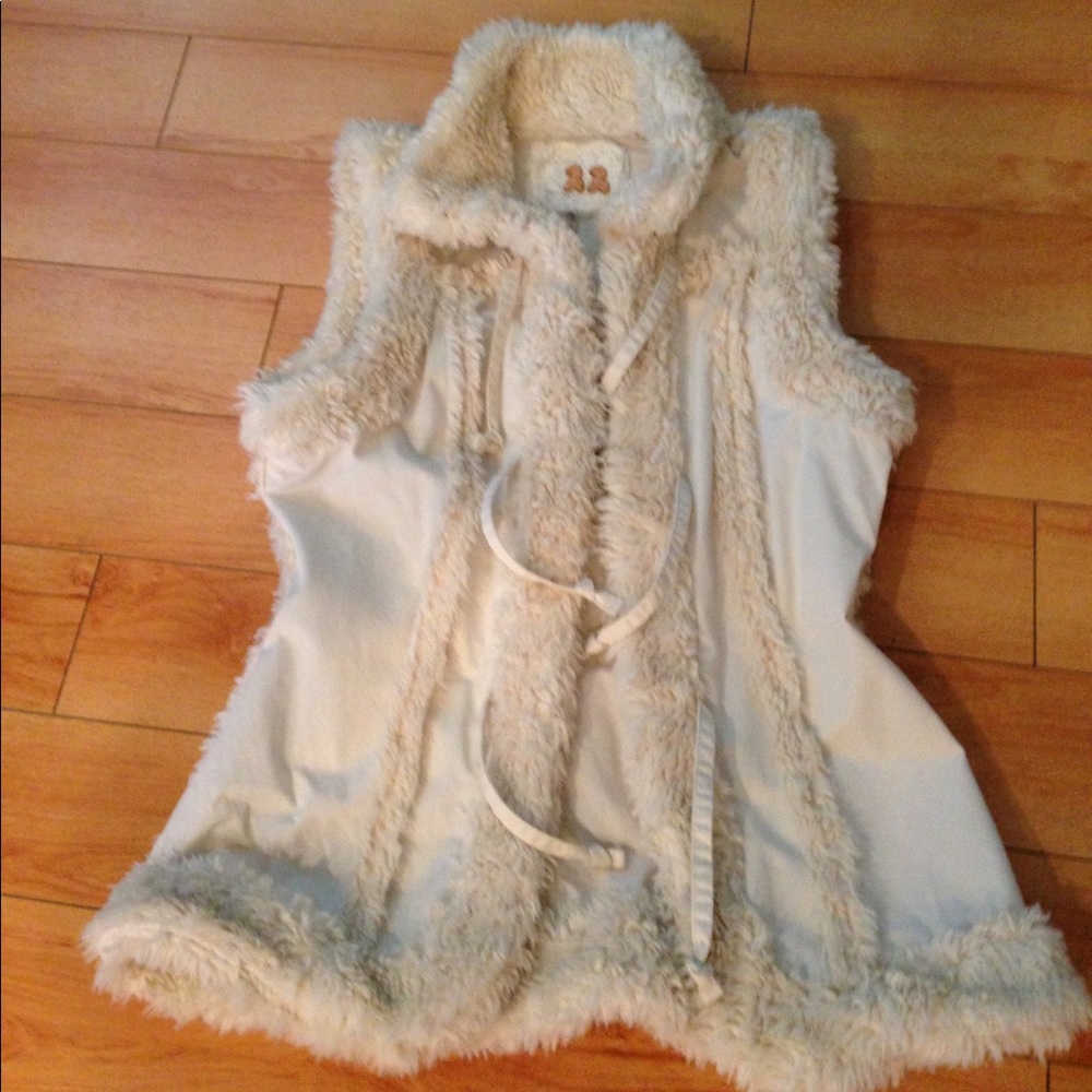 Sleeveless Jacket